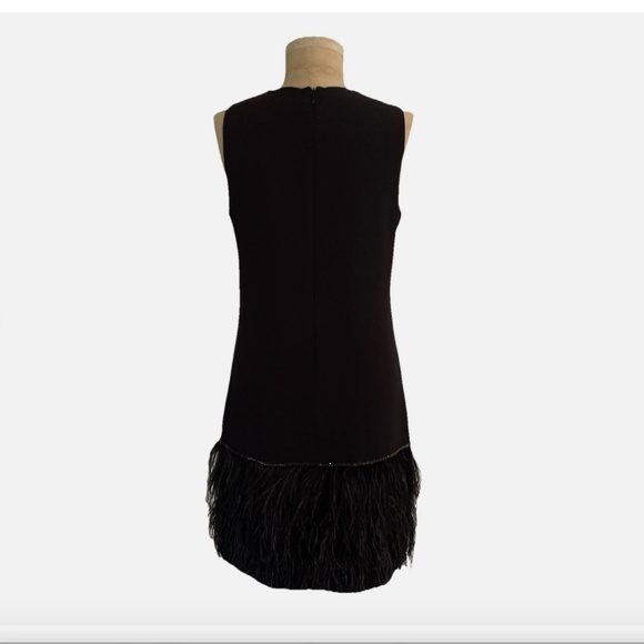 Tahari Black Jewel Neck Sheath Cocktail Dress Ostrich feather Sz 8 - Picture 4 of 9